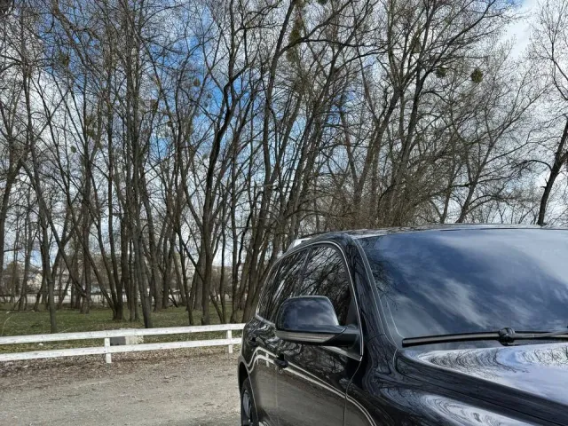 Volkswagen Touareg - фото 5