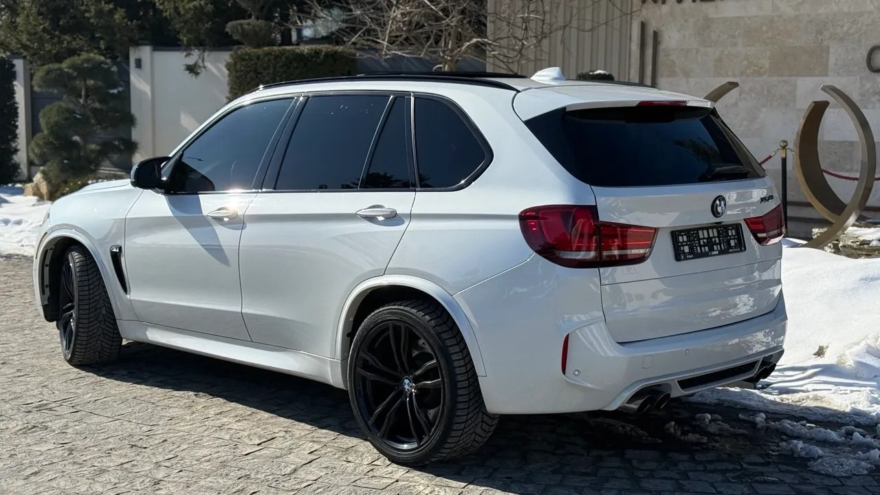 BMW X5 M - фото 25