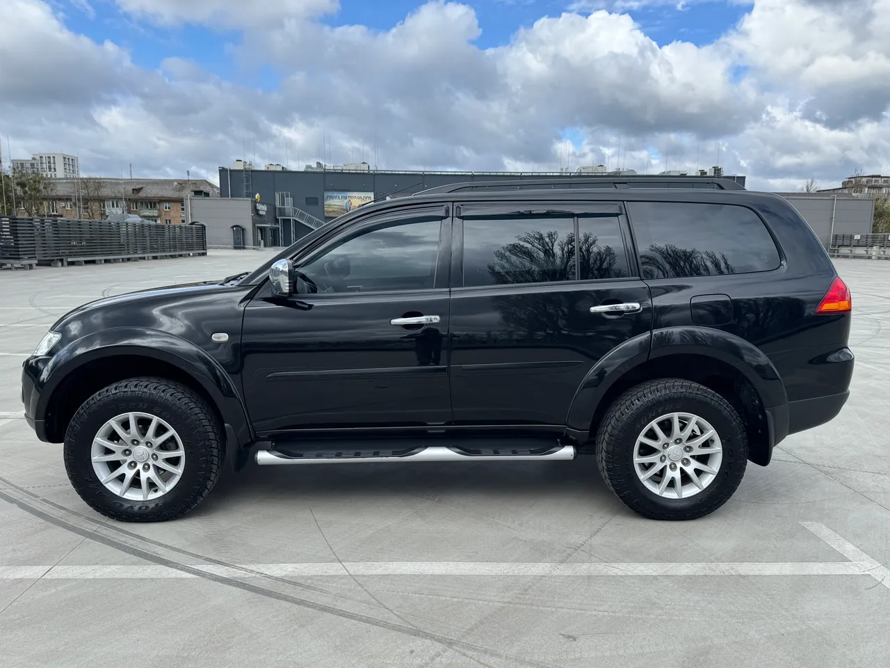 Mitsubishi Pajero Sport - фото 4