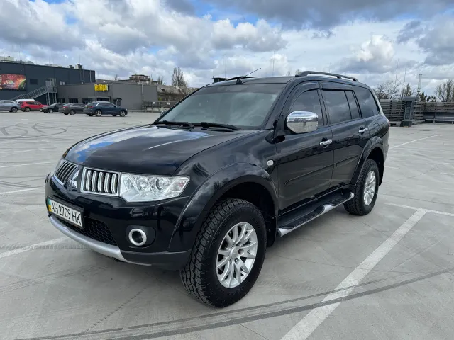 Mitsubishi Pajero Sport - фото 1