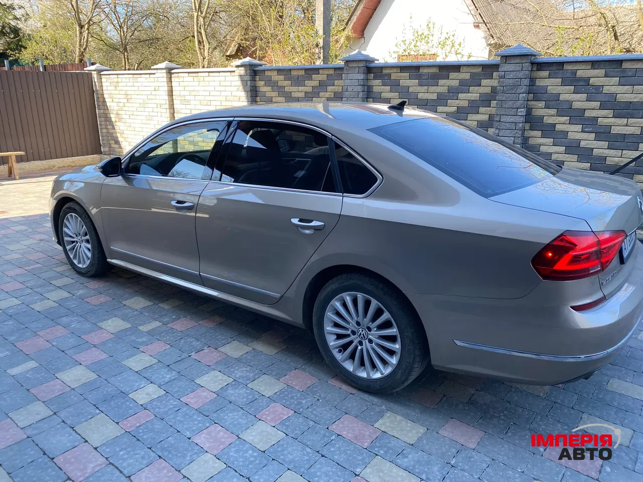 Volkswagen Passat - фото 7