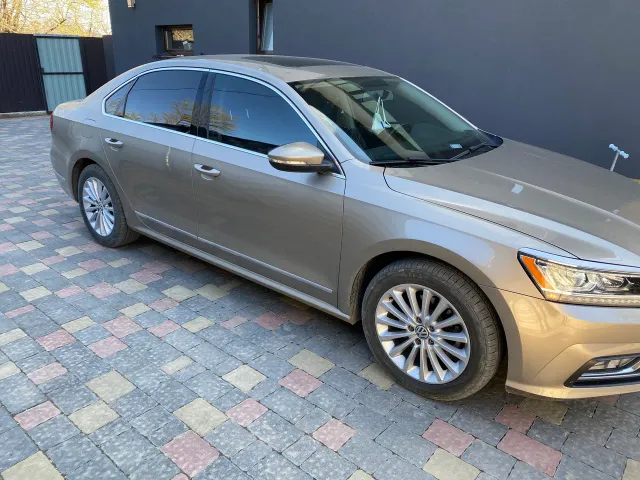 Volkswagen Passat - фото 4