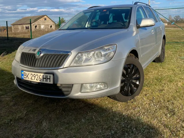 Skoda Octavia - фото 1