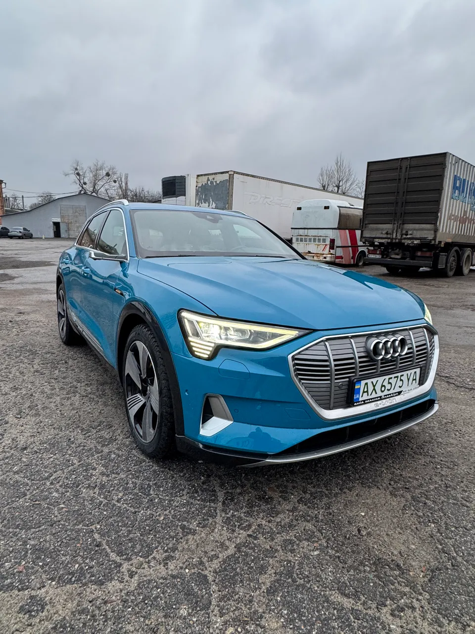 Audi e-tron - фото 12
