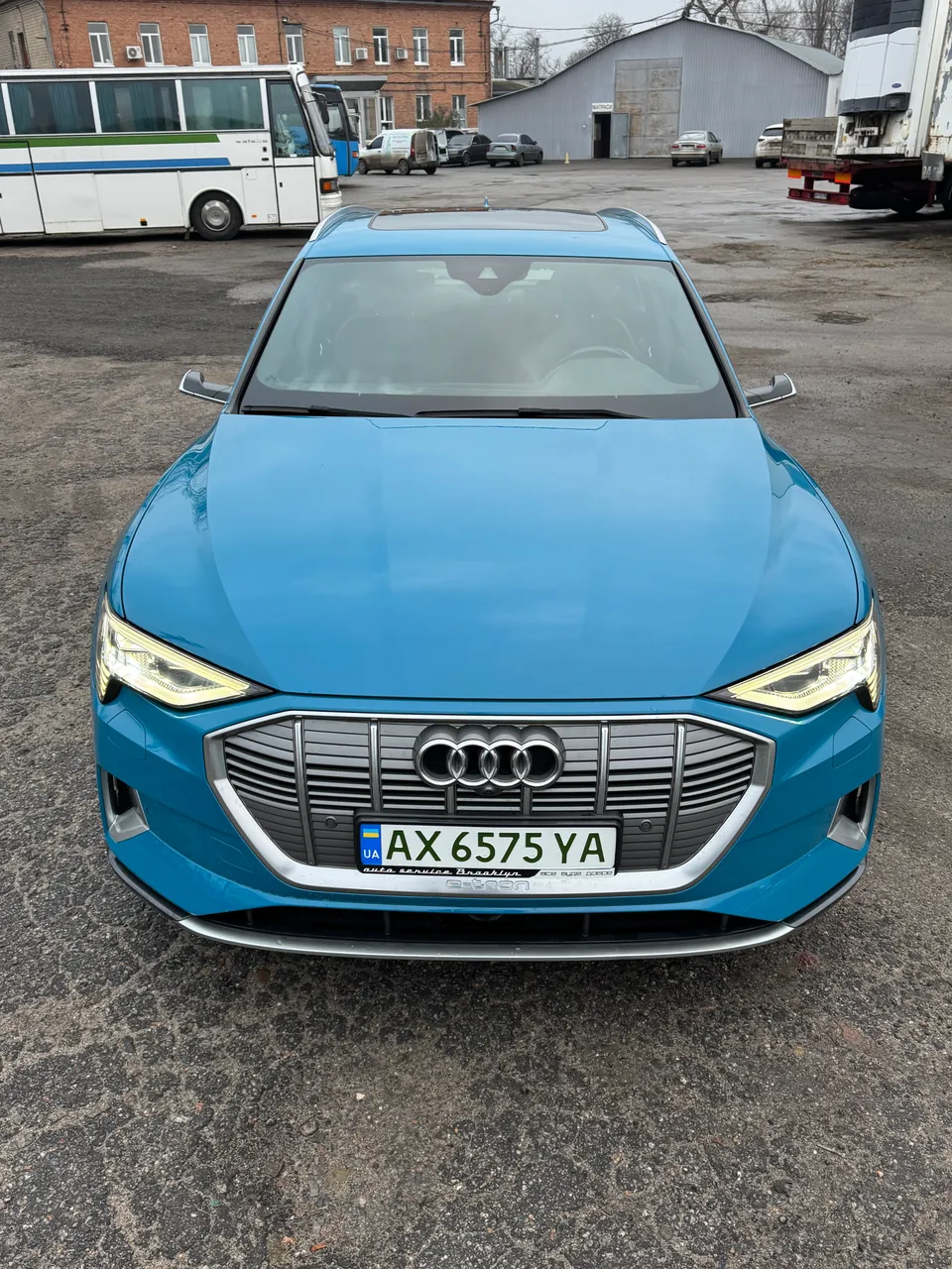 Audi e-tron - фото 10