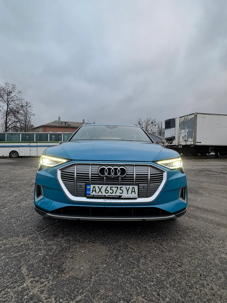 Audi e-tron - фото 11