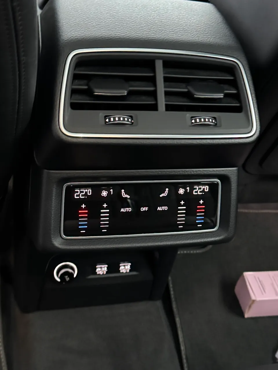 Audi e-tron - фото 5