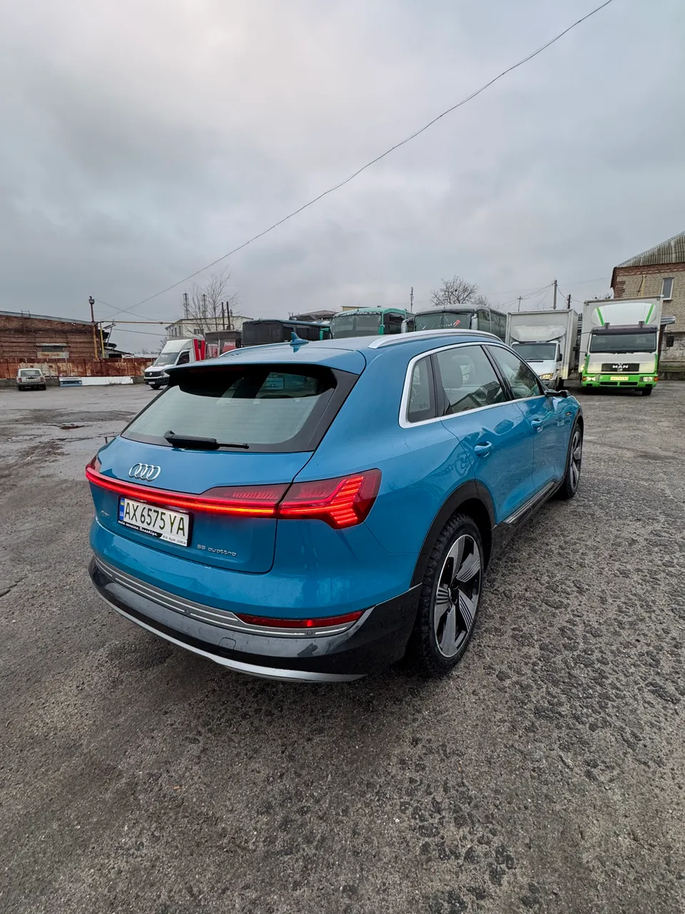 Audi e-tron - фото 17