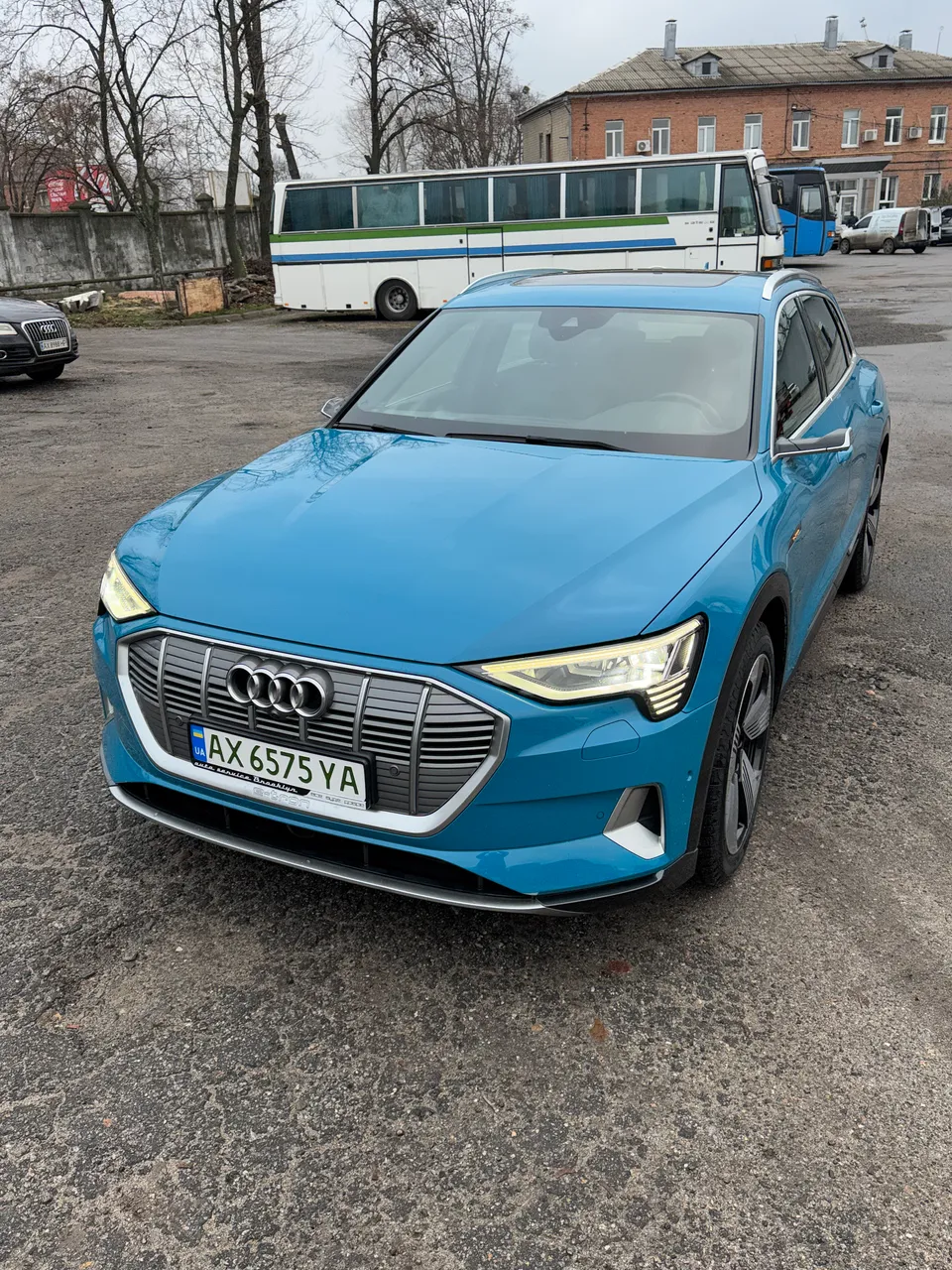 Audi e-tron - фото 9