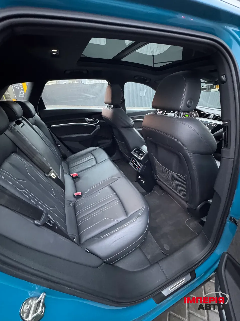 Audi e-tron - фото 40