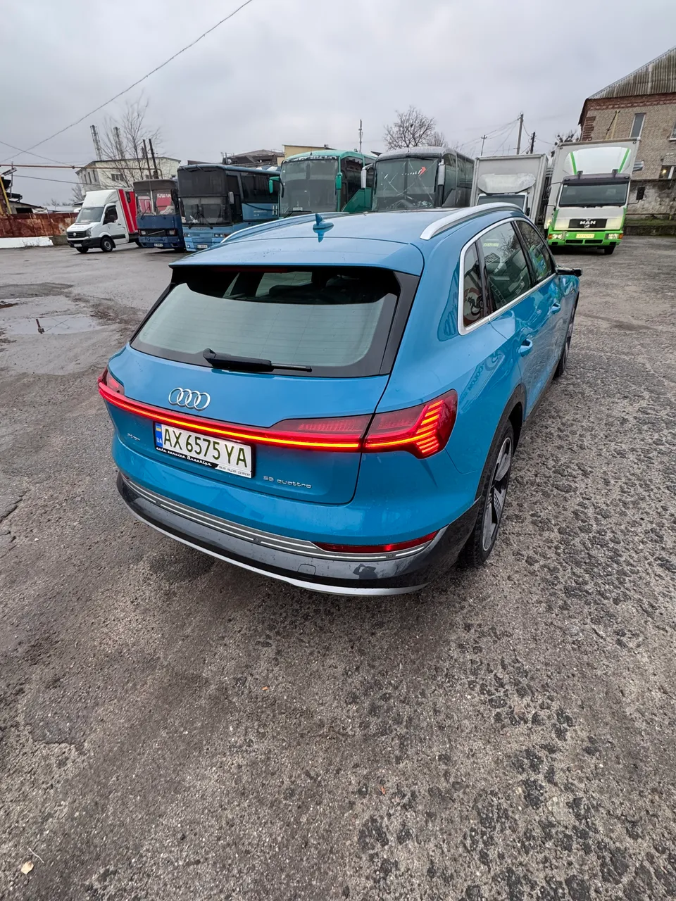 Audi e-tron - фото 16