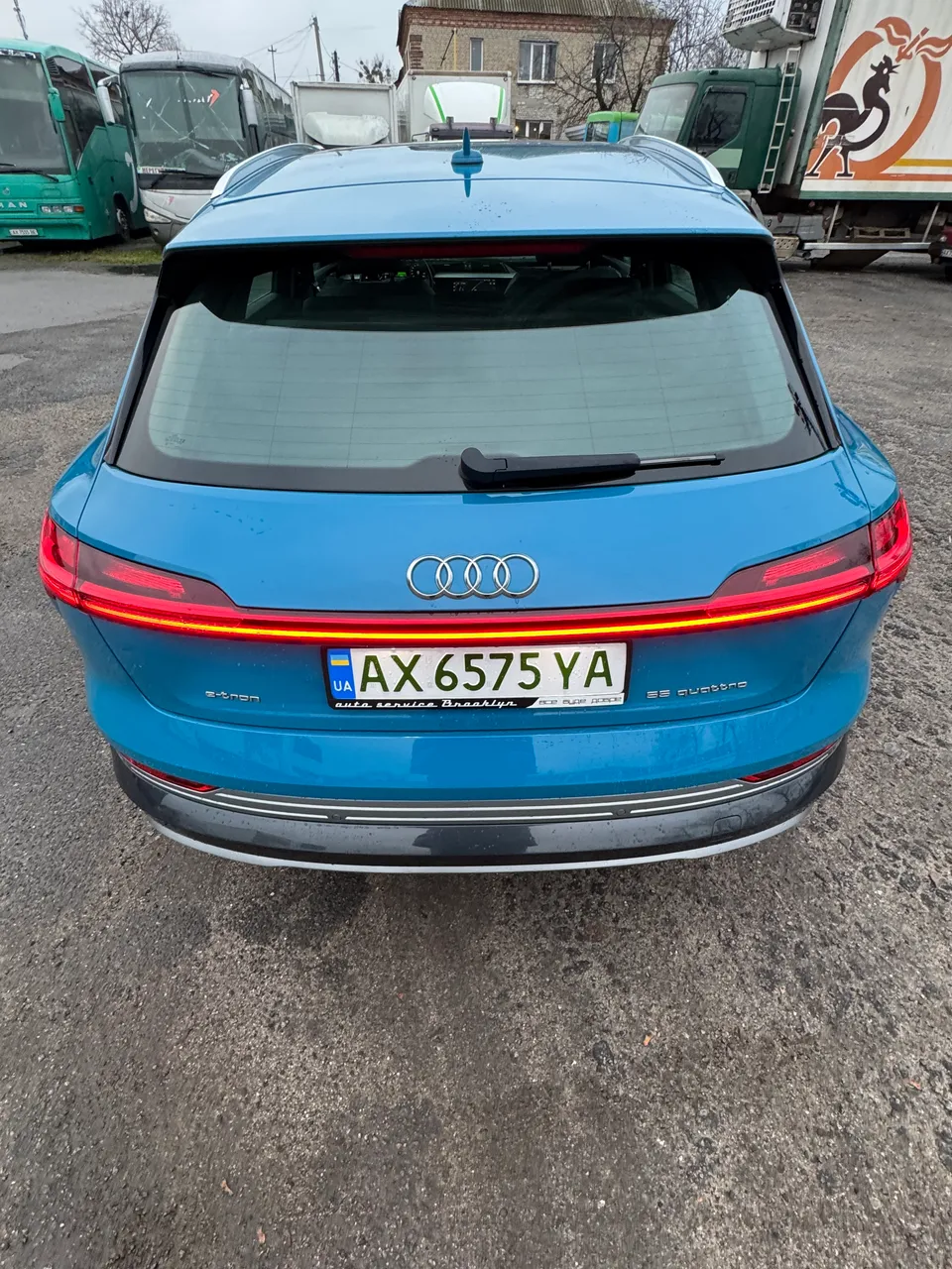 Audi e-tron - фото 18