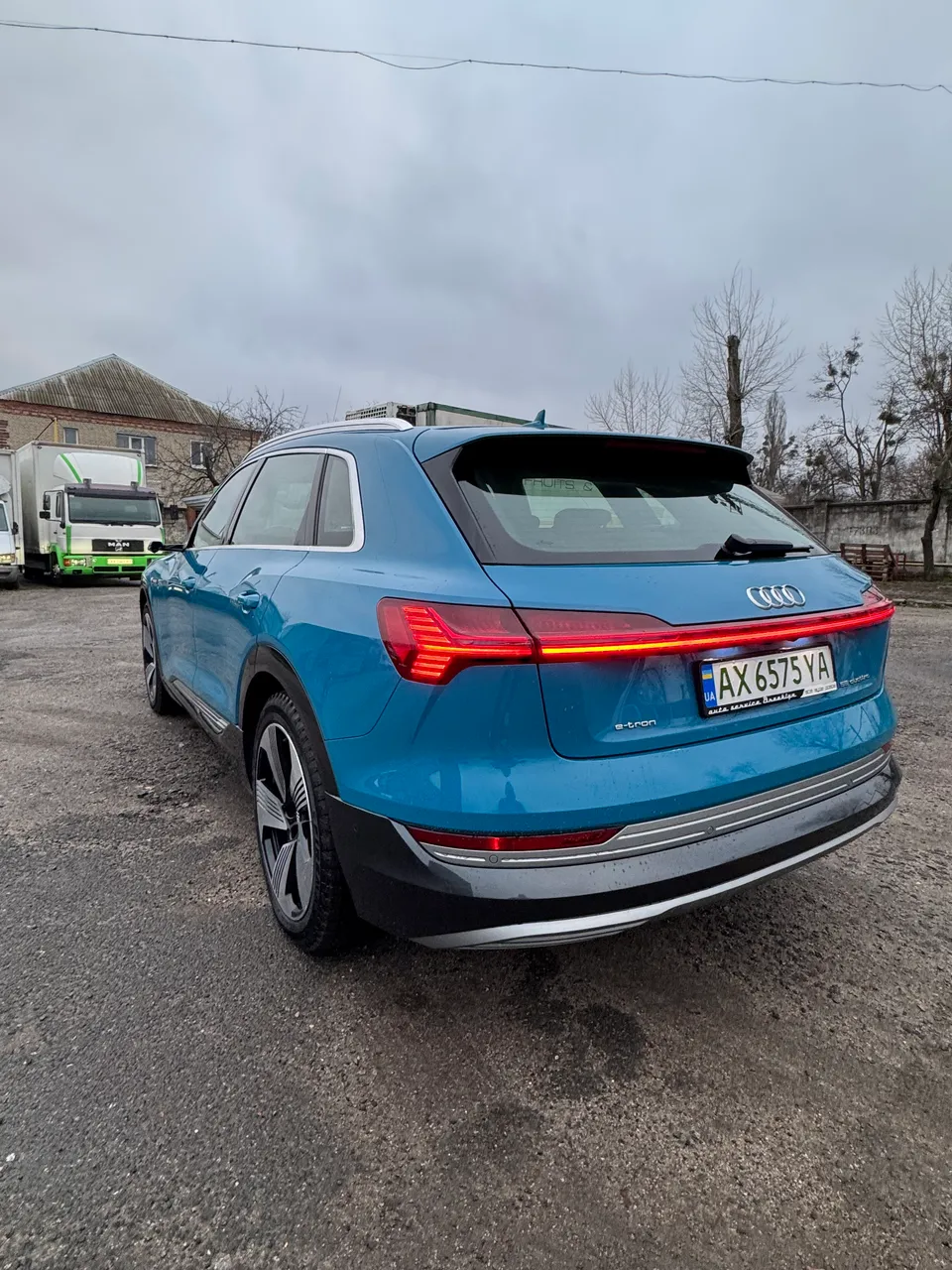 Audi e-tron - фото 19