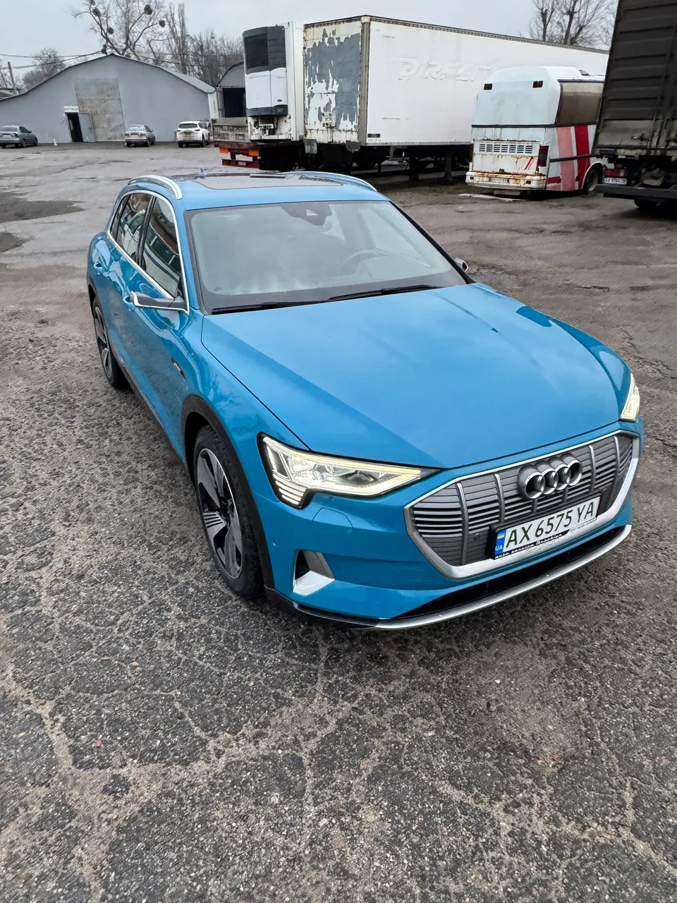 Audi e-tron - фото 13