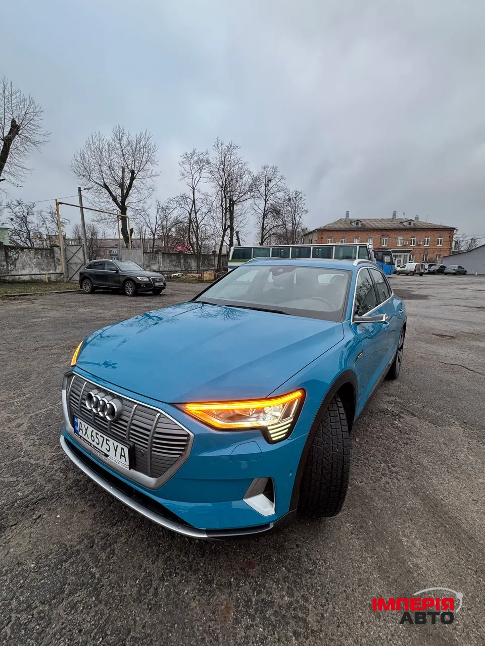 Audi e-tron - фото 1