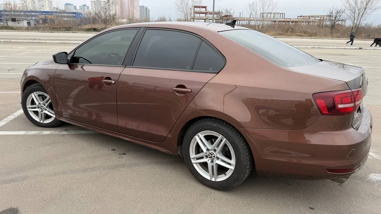 Volkswagen Jetta - фото 3