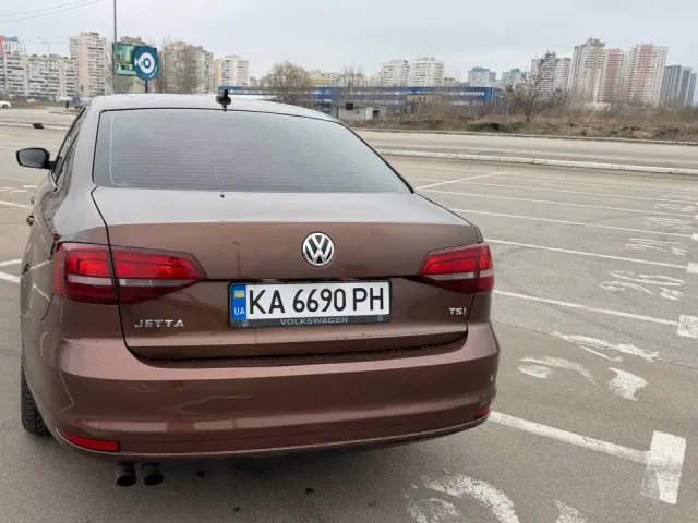 Volkswagen Jetta - фото 2