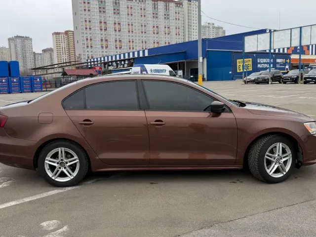 Volkswagen Jetta - фото 5