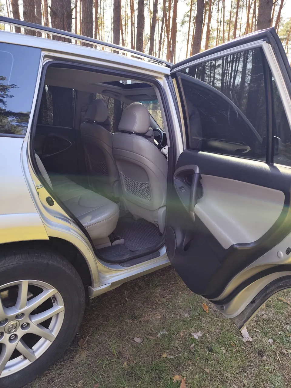 Toyota RAV4 - фото 25