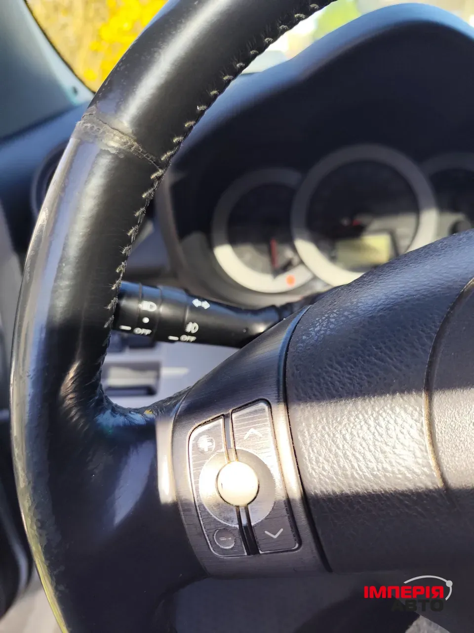 Toyota RAV4 - фото 12