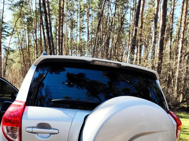 Toyota RAV4 - фото 3