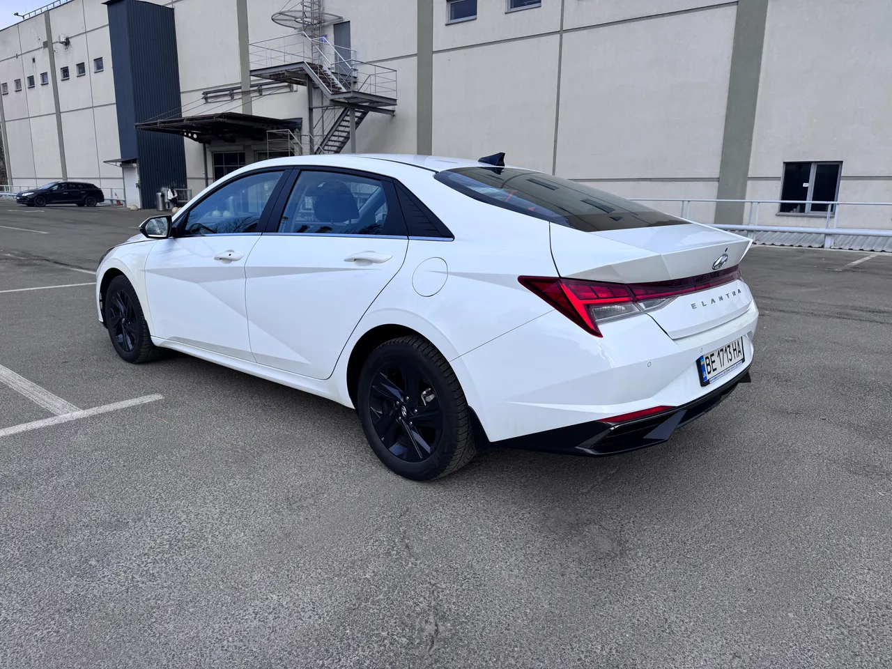 Hyundai Elantra - фото 4