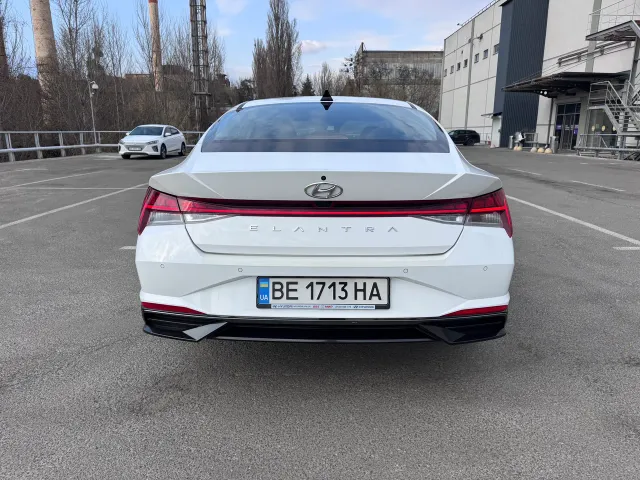 Hyundai Elantra - фото 5