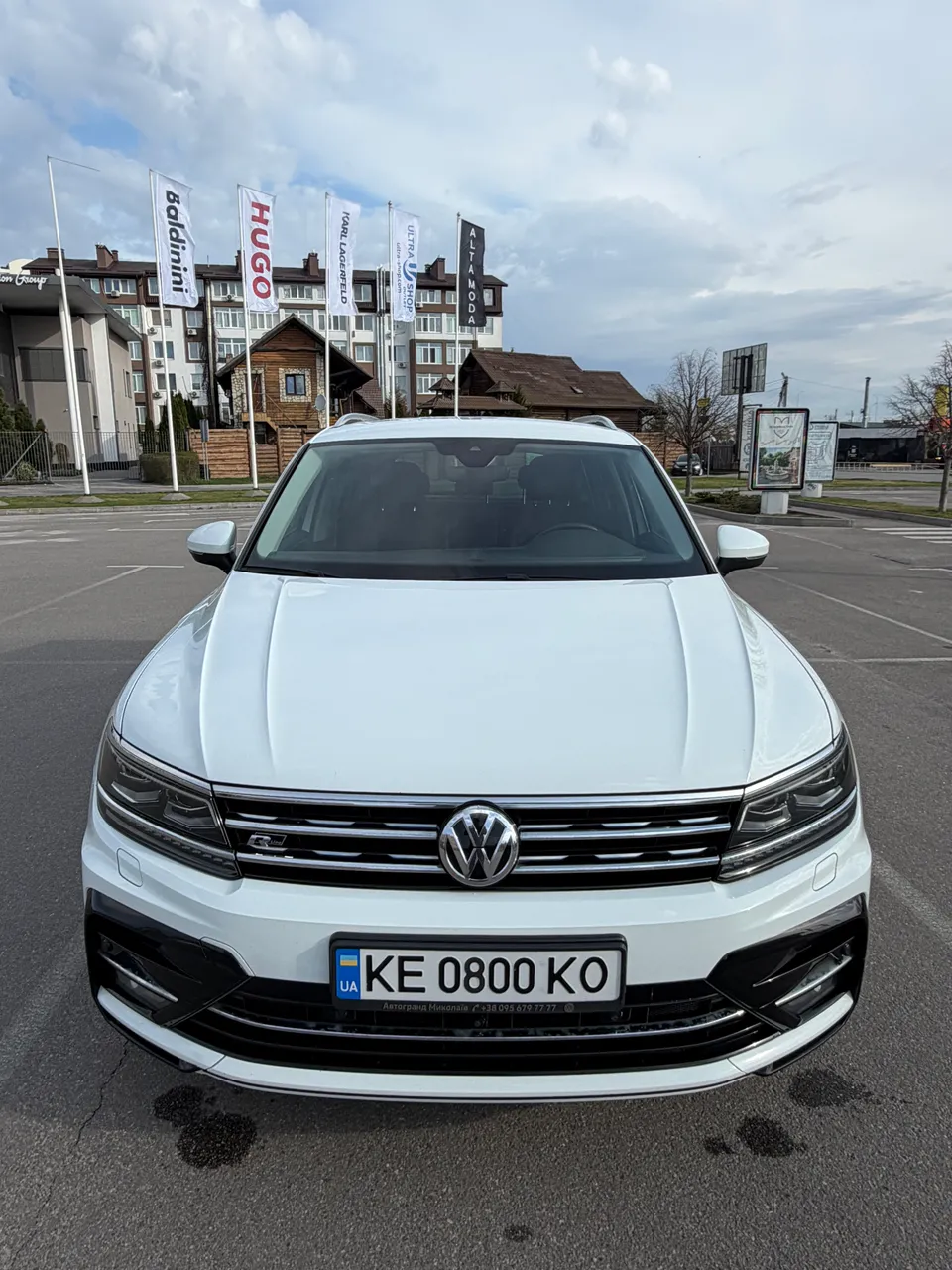 Volkswagen Tiguan - фото 2