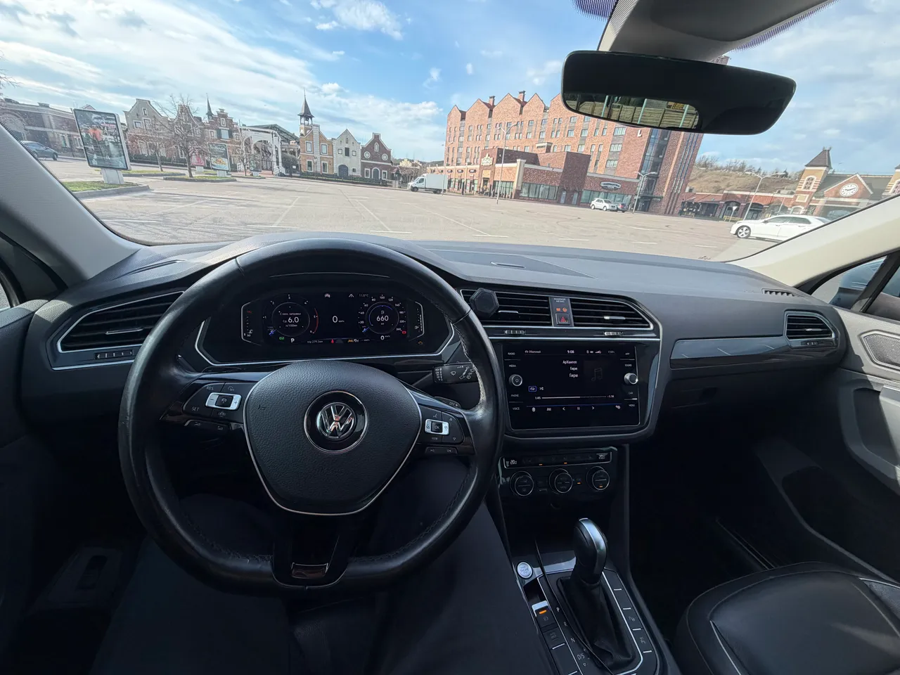 Volkswagen Tiguan - фото 14