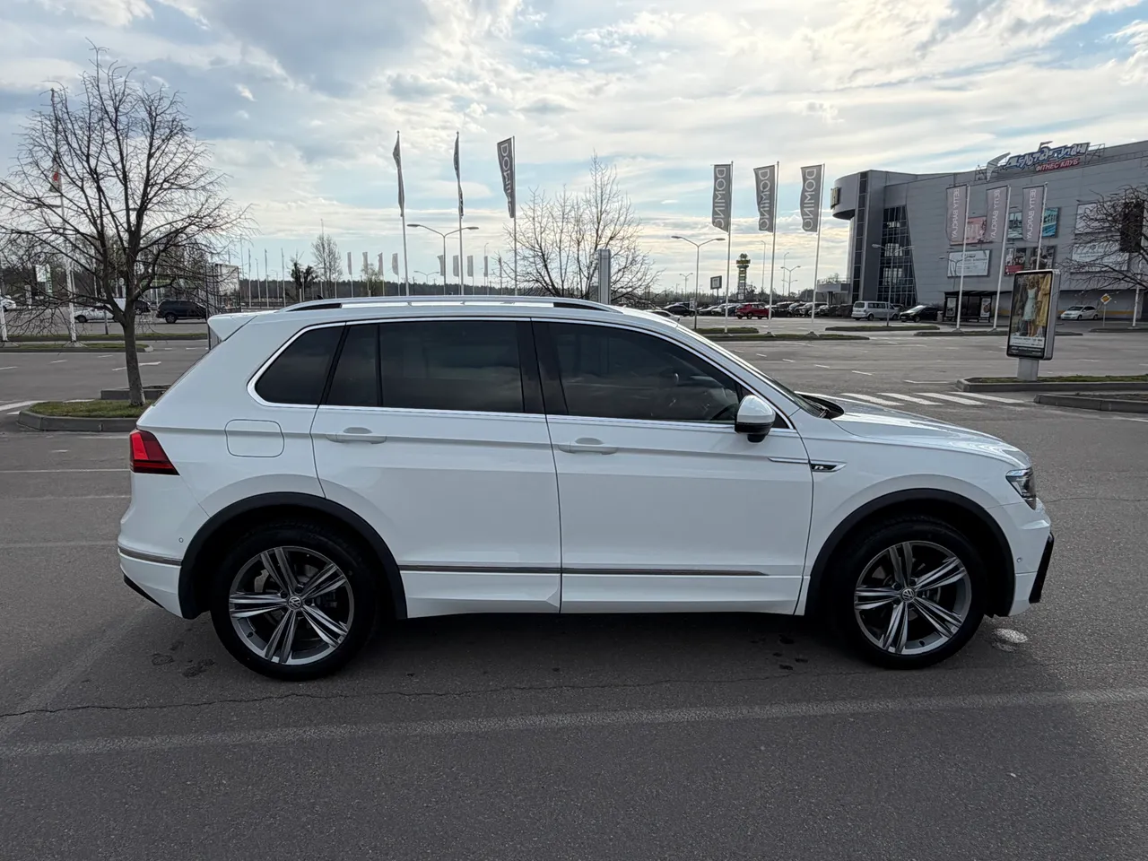 Volkswagen Tiguan - фото 5