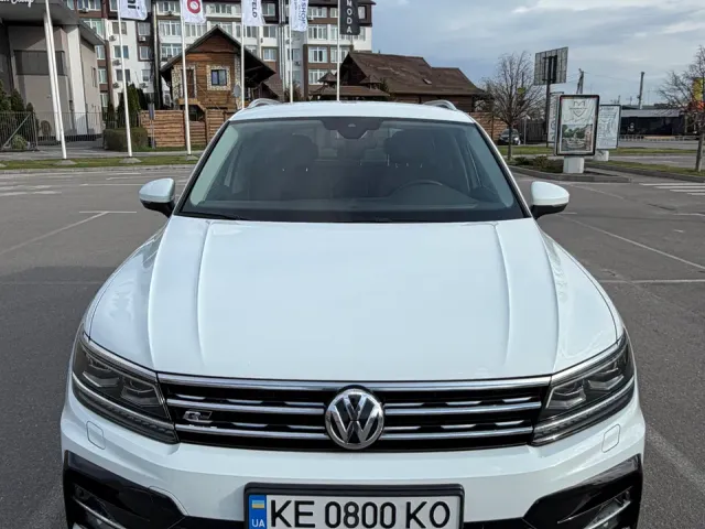 Volkswagen Tiguan - фото 2