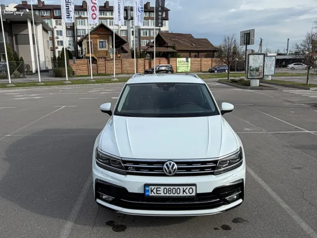 Volkswagen Tiguan - фото 1