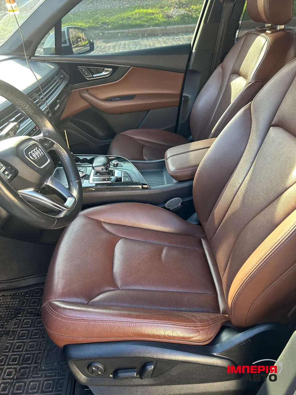 Audi Q7 - фото 18