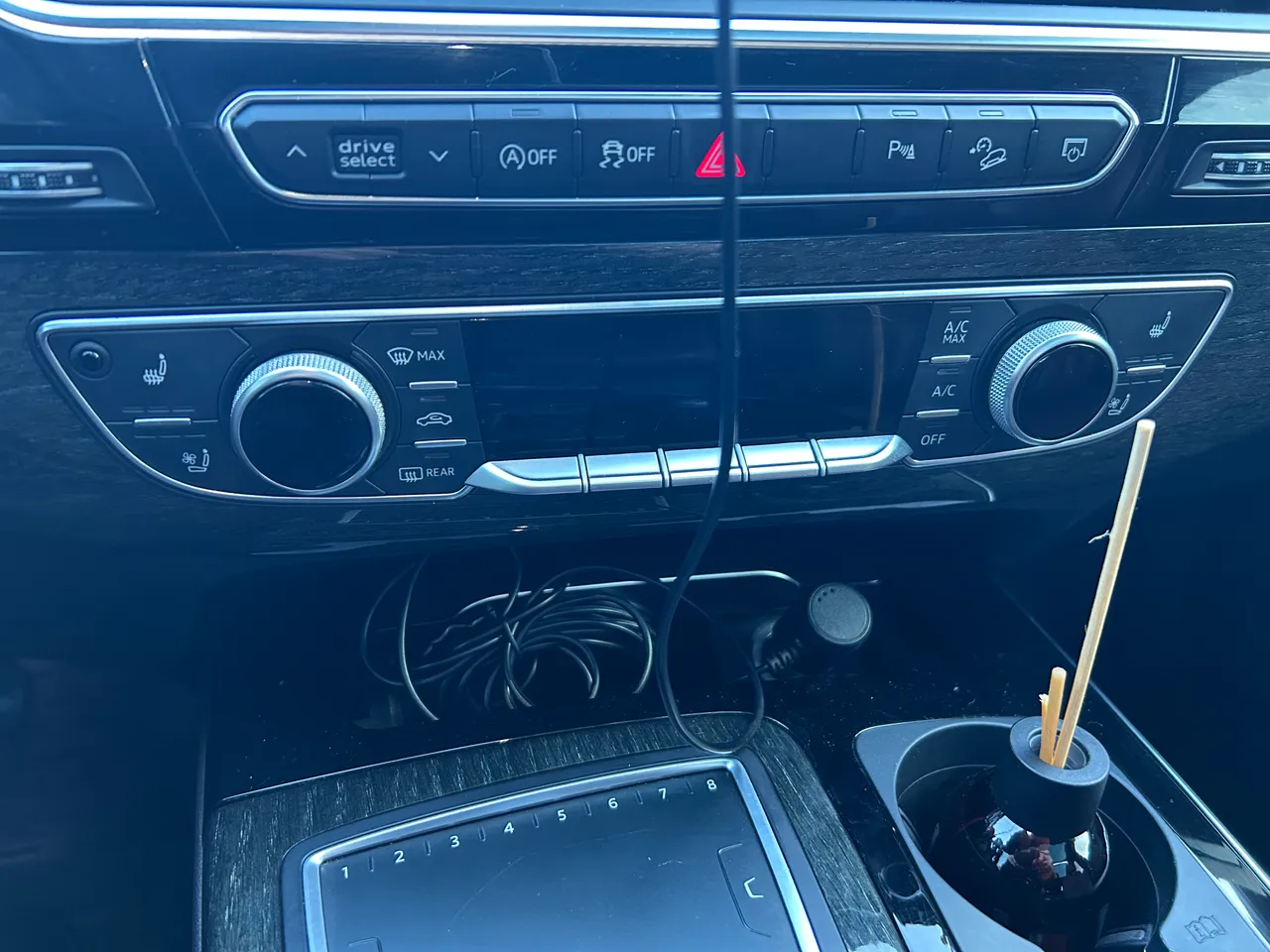 Audi Q7 - фото 26