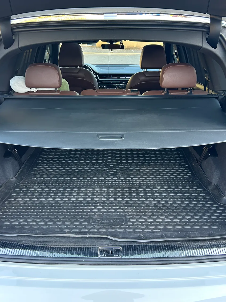 Audi Q7 - фото 25