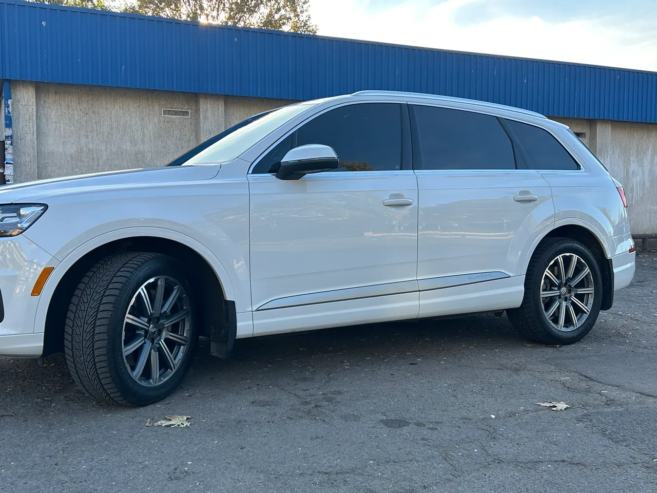 Audi Q7 - фото 7