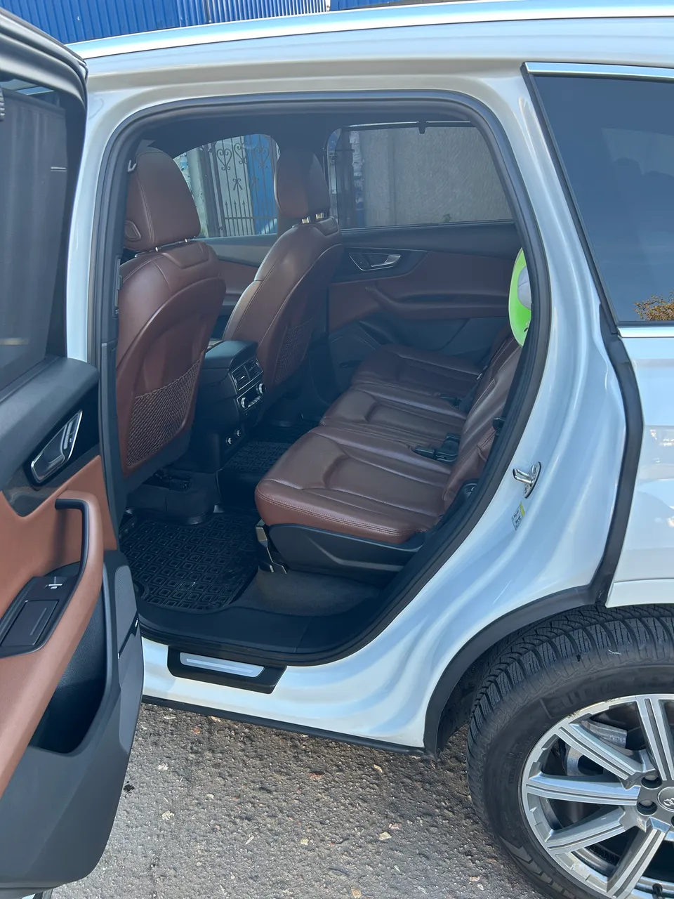 Audi Q7 - фото 8