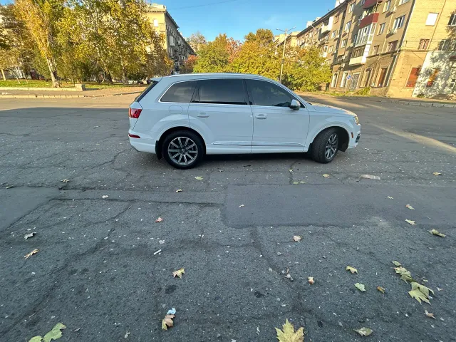 Audi Q7 - фото 4
