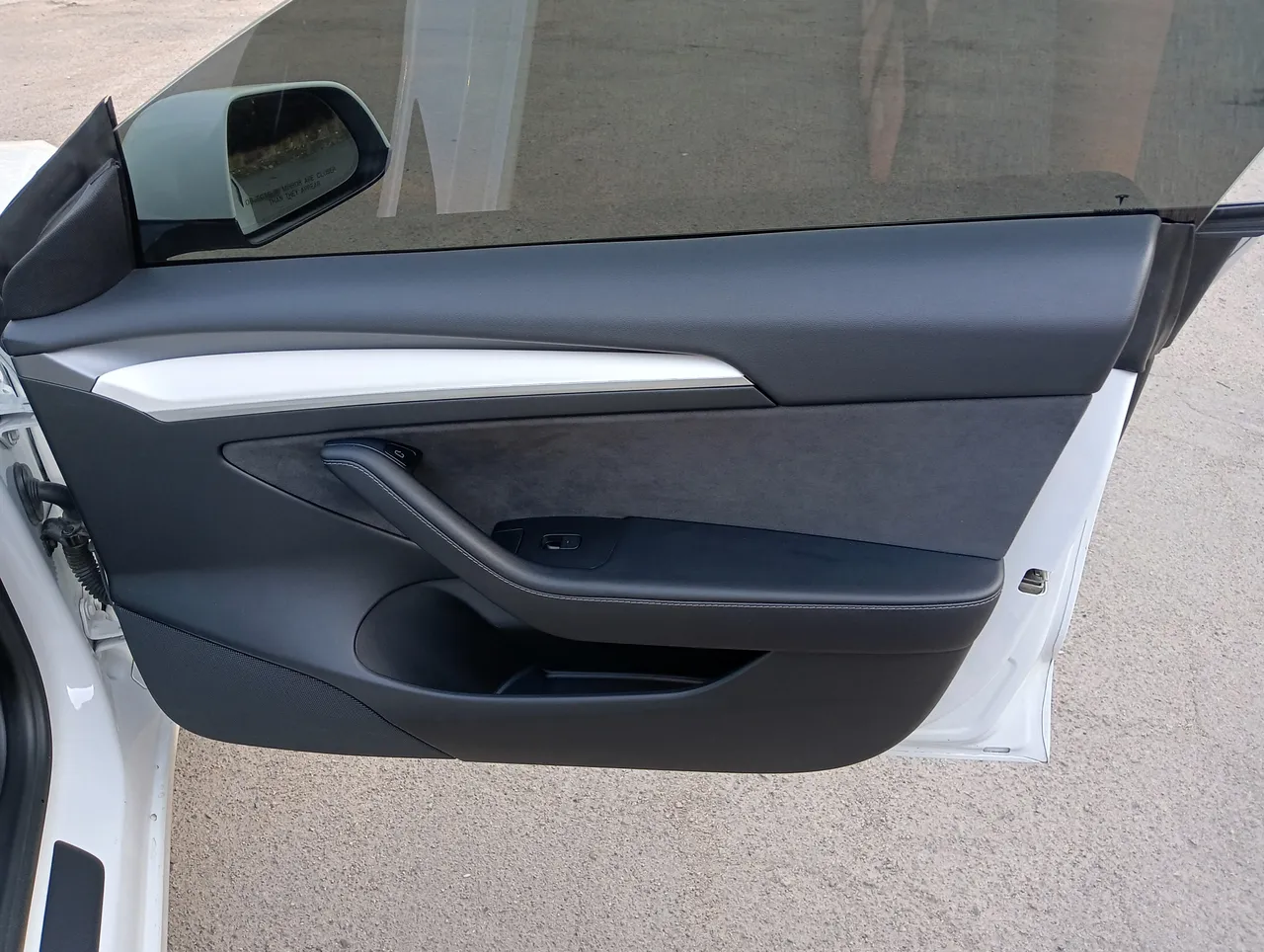 Tesla Model 3 - фото 15