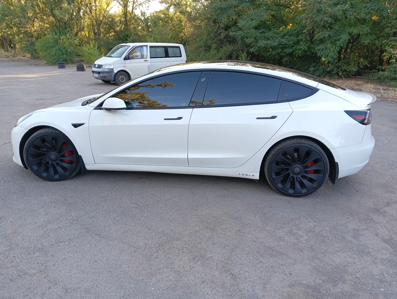 Tesla Model 3 - фото 9