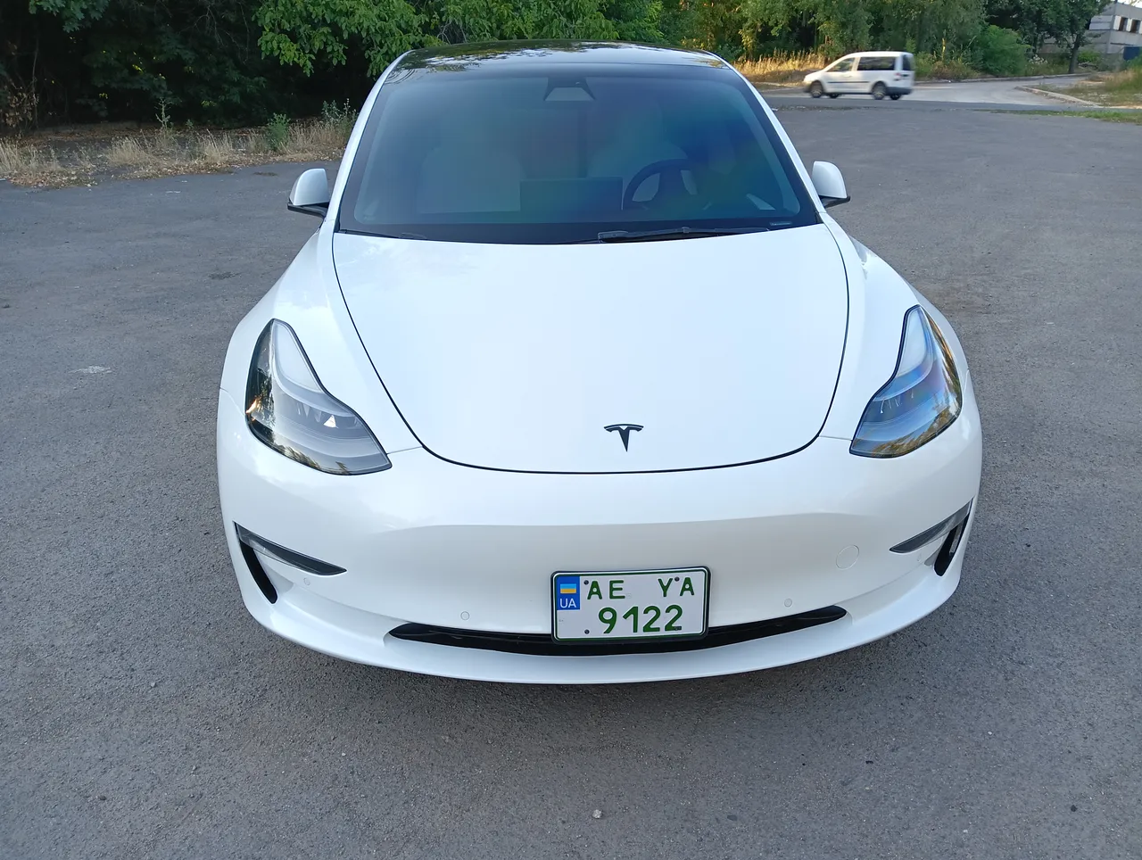 Tesla Model 3 - фото 8