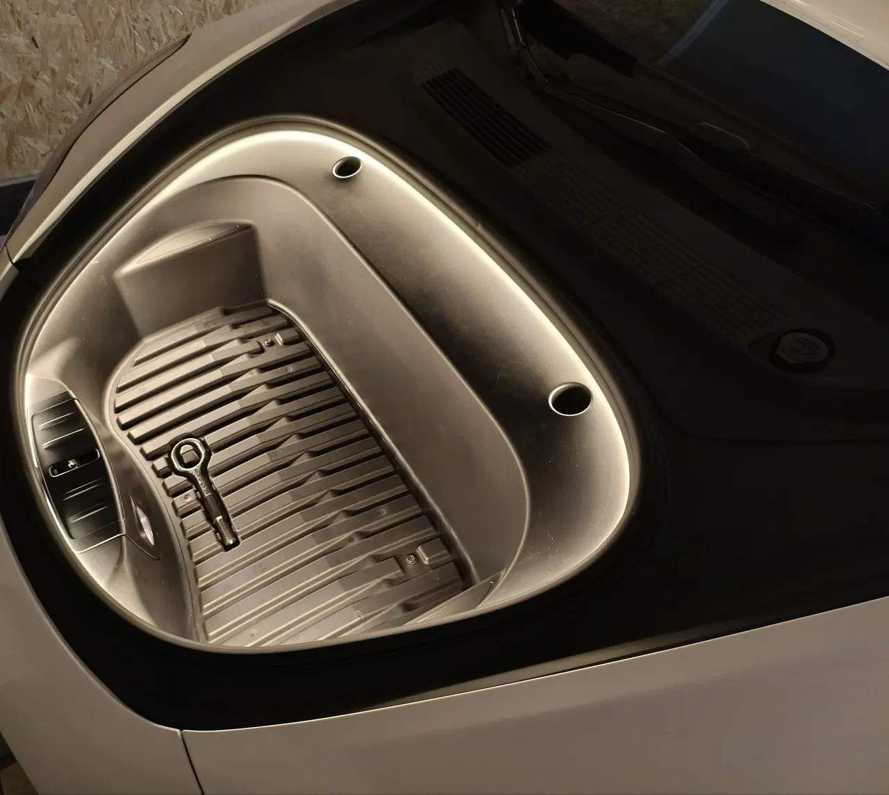 Tesla Model 3 - фото 2