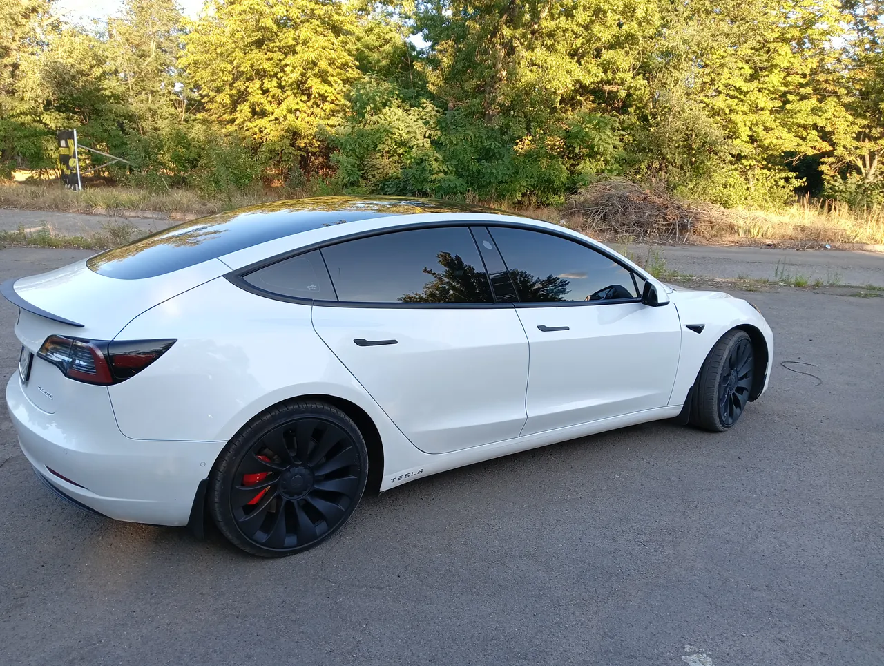 Tesla Model 3 - фото 10