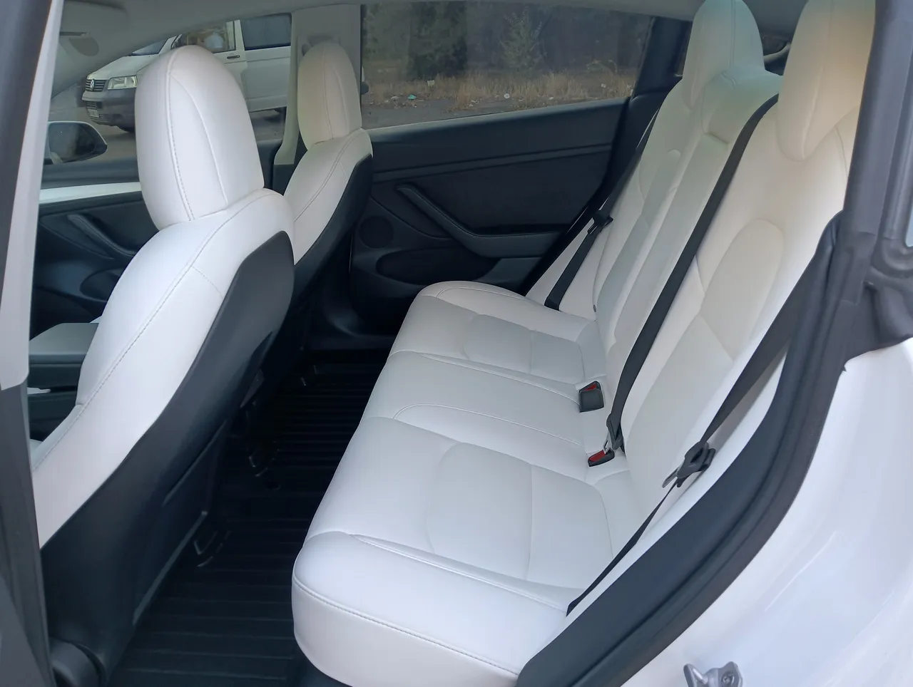 Tesla Model 3 - фото 14