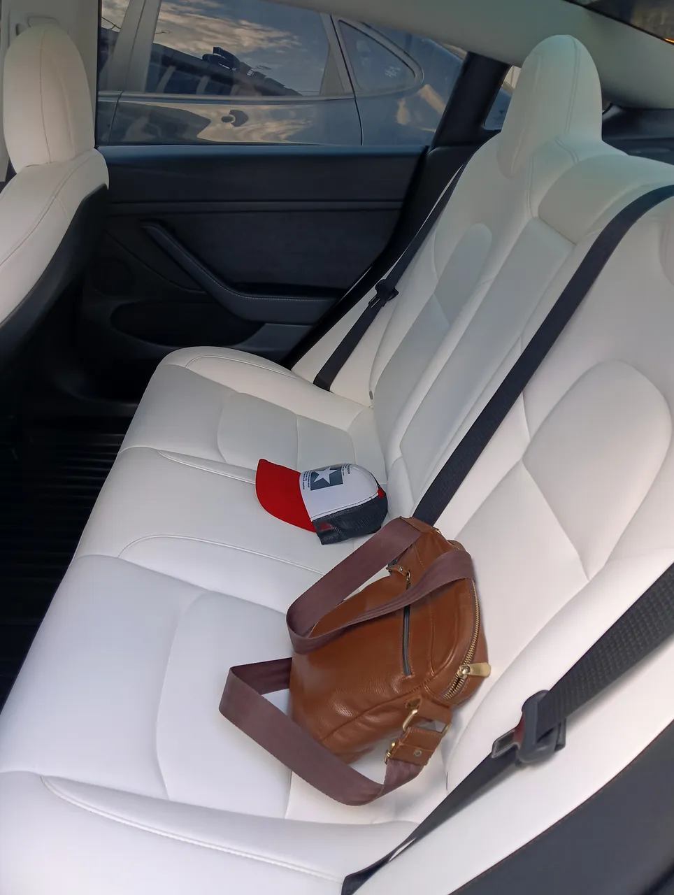 Tesla Model 3 - фото 11