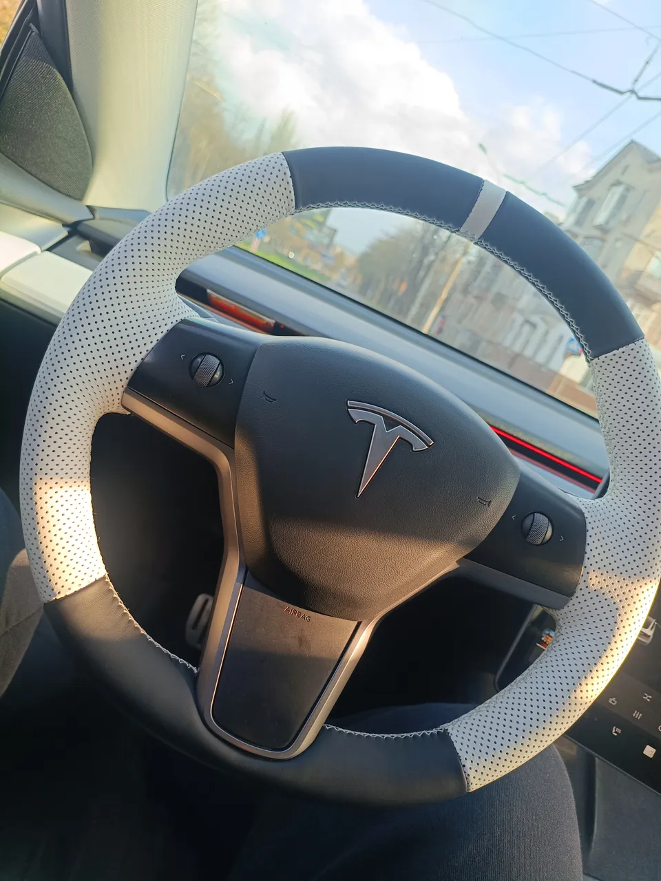 Tesla Model 3 - фото 19
