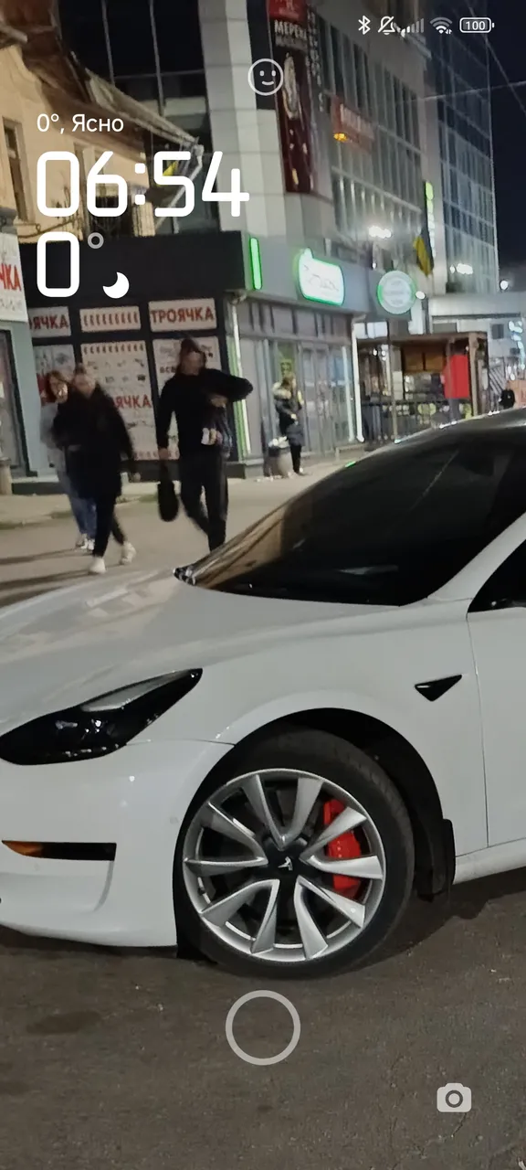 Tesla Model 3 - фото 1