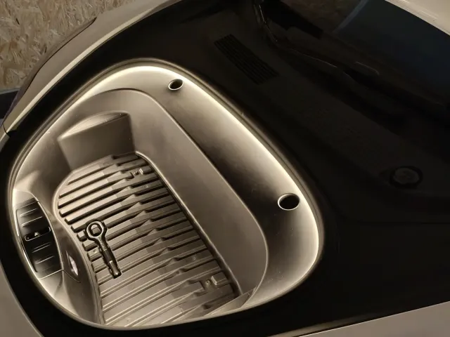 Tesla Model 3 - фото 2