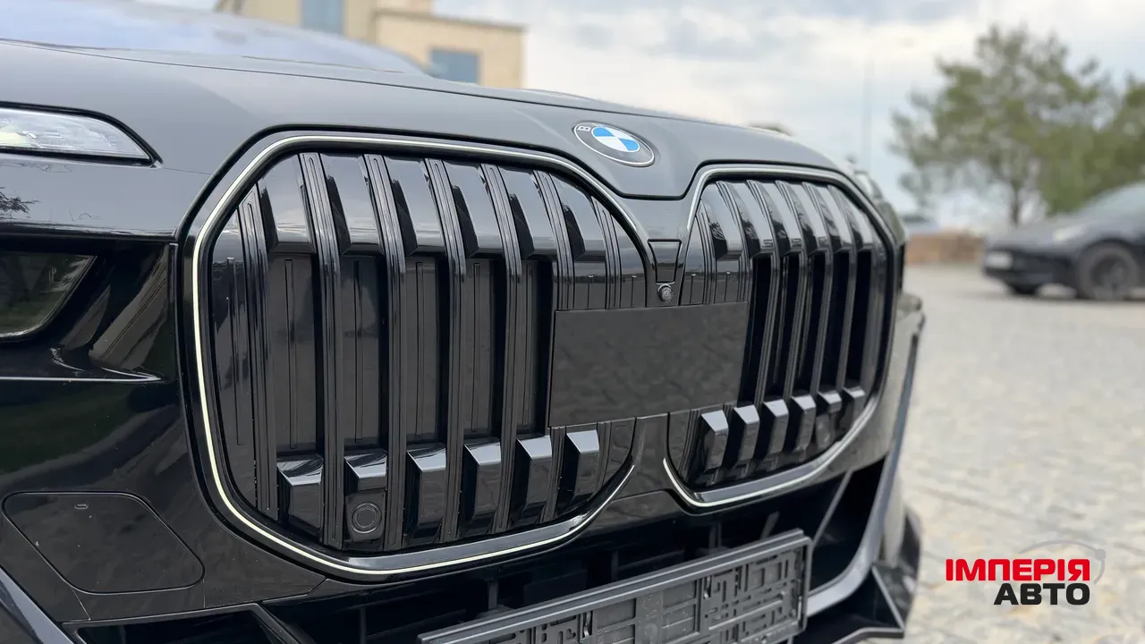 BMW 7 серії - фото 18