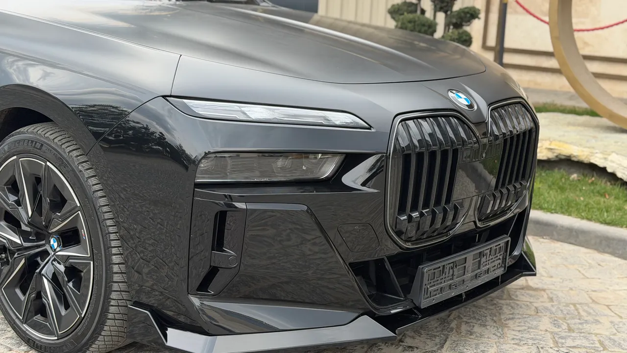 BMW 7 серії - фото 36